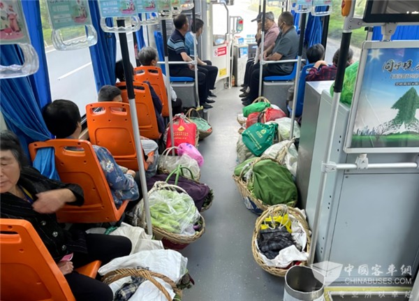 小车轮承载大民生 安凯“运蔬车”畅通卖菜“最后一公里”