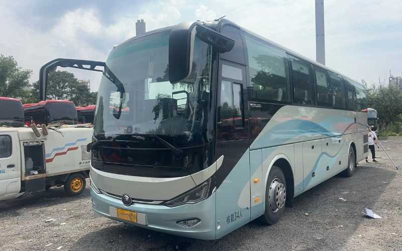 34座2+1型准新有公告宇通6117气囊旅游车 