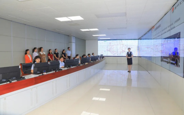 青岛真情巴士集团走进郑州公交集团考察交流