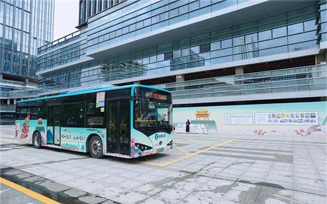 坐上公交感受城市温度，这两条线你不能错过！