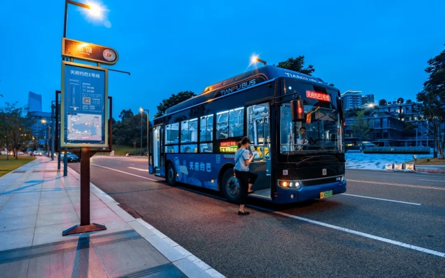 进万企、解难题：便捷市民上下班通勤路，成都公交出实招