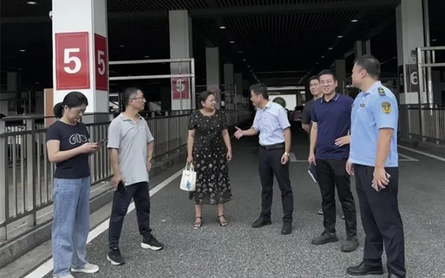 苏州公交：秋色斑斓 共赴“世界无车日”之约