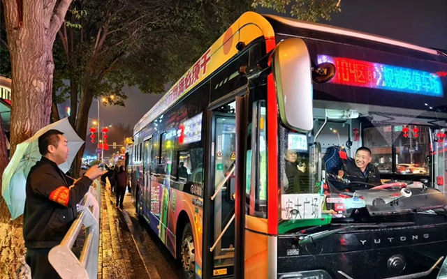 暖流涌动：乌鲁木齐市公交集团入冬前贴心服务