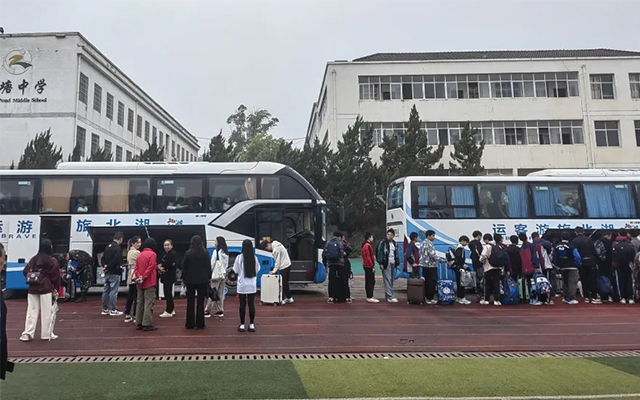 “车”载希望 黄石汽车服务公司为泉塘中学研学之旅“添油加车”