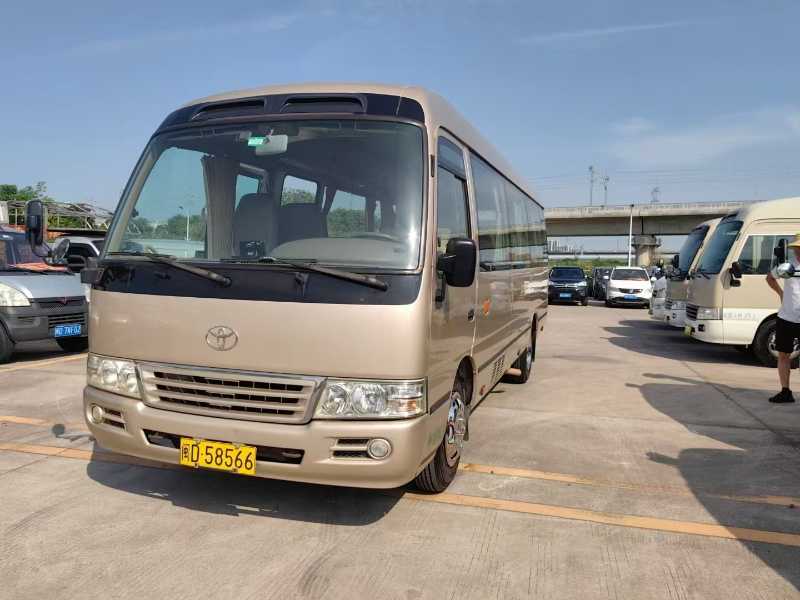 丰田考斯特18座