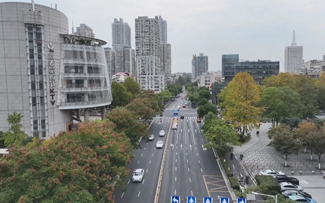 南京公交“上新” 幸福感“满格”