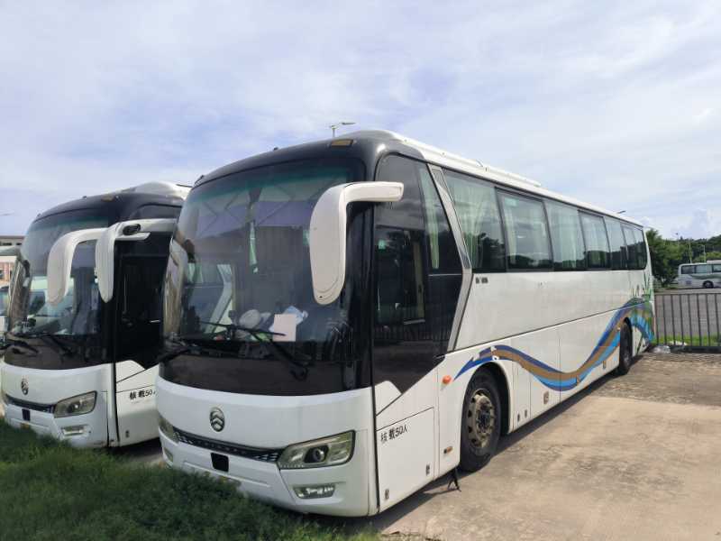 2018年12月 两台国五50座金旅6122气囊旅游车