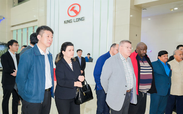 世界工联考察金龙 为全球交通可持续发展赋能