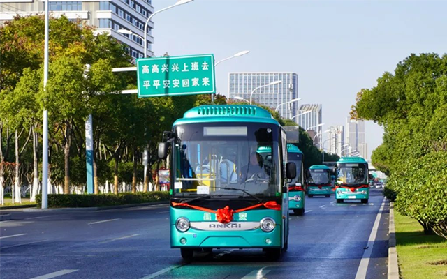 安凯小公交 精准破局城市出行难题