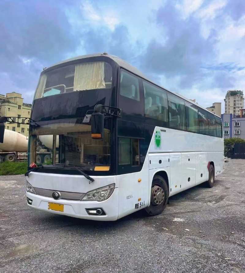 2017年4月上牌粤牌国五54座一层半宇通旅游车