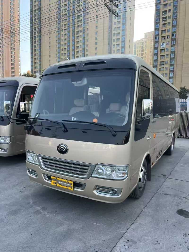 2023年3月 17座原厂外摆门商务座椅宇通T7 