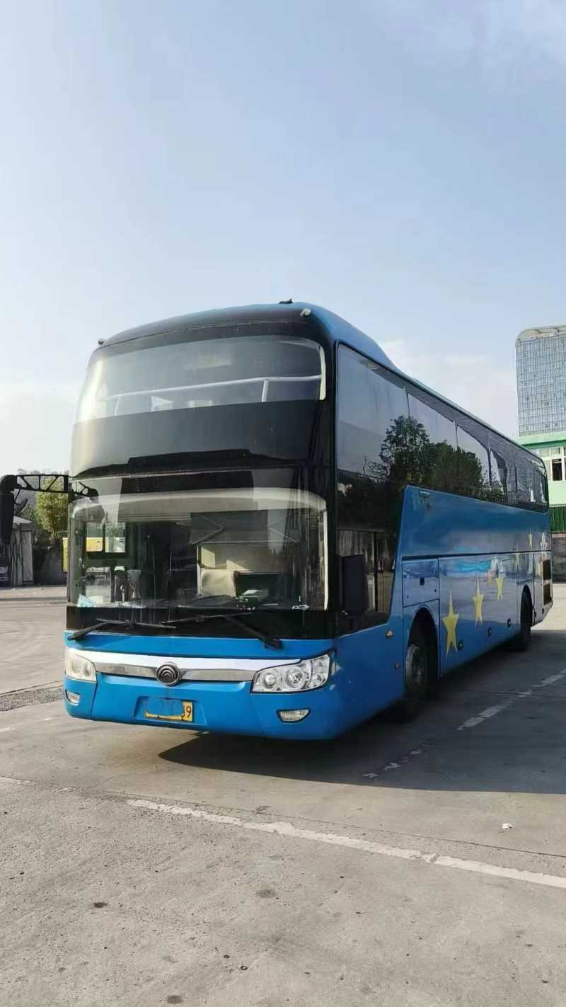 2017年9月上牌浙江户一层半国五54座后开门宇通6126营运车