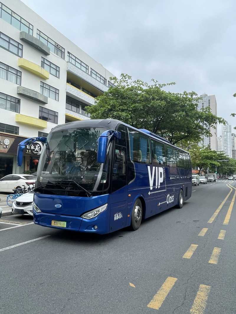 2019年1月上牌多台续航300公里48座气囊中门开沃6117旅游电车