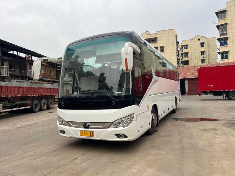 2017年5月上牌国五50座有暖气宇通6120气囊中门营运车