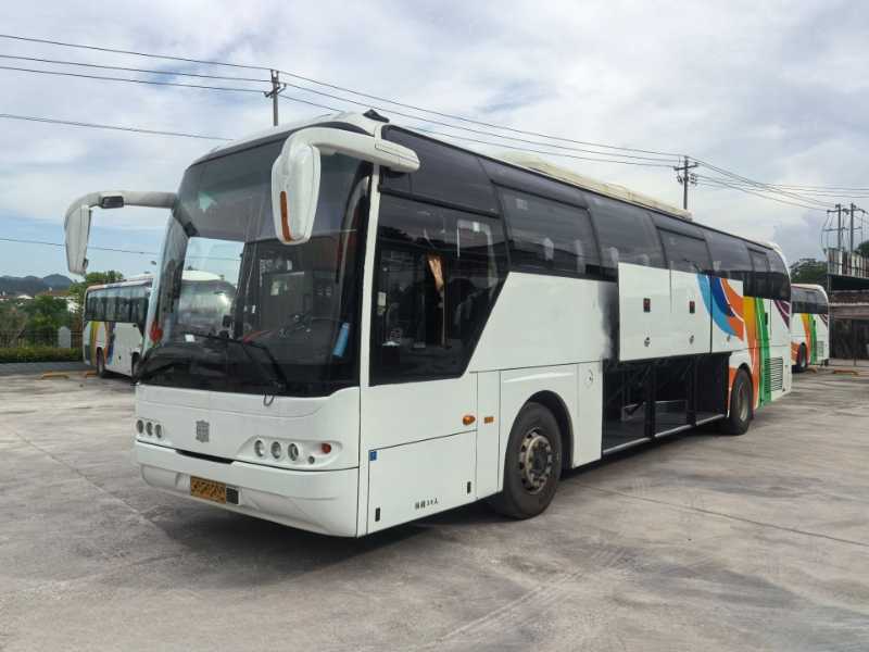 2019年上牌多台50座国五中车6122气囊可提双档旅游车