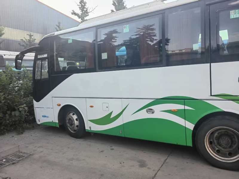 2020年5月上牌可提双档国五19座2+1安凯6781气囊车