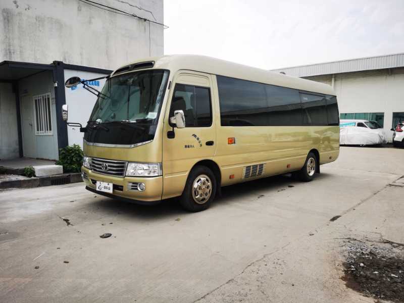 2023年7月 20座4.0排量丰田考斯特