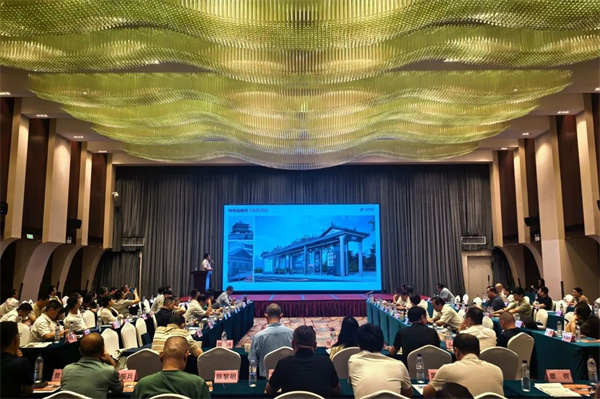 正先出席公交座谈会 共话行业发展新路径