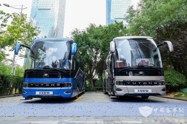 驭见新蓝海：宇通天域S12领航高端出行价值巅峰