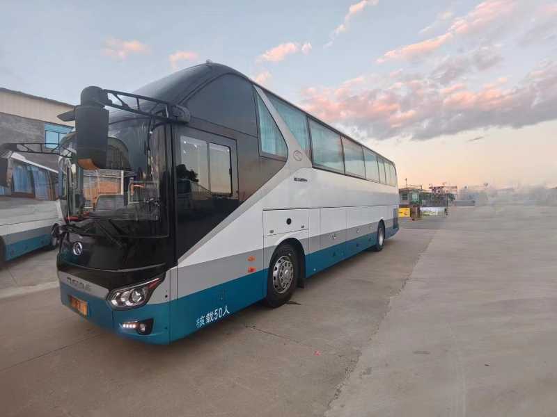 2021年上牌多台一层半斜玻璃双风挡大金龙6125旅游车