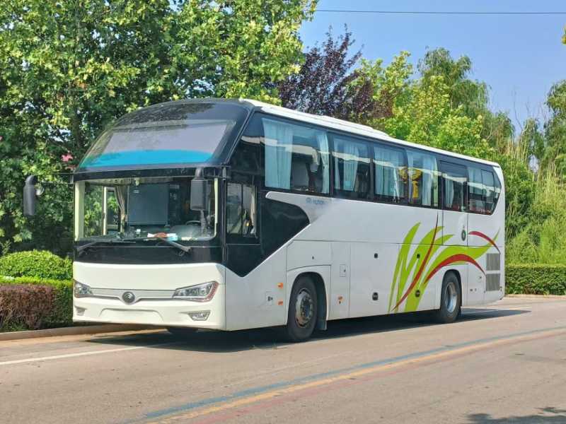 2020年8月上牌50座国五有暖气油路加热宇通6120一手旅游车