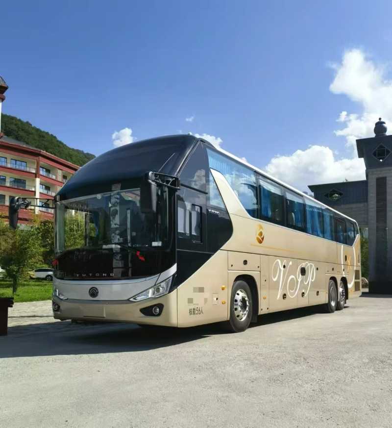 2023年7月上牌准新56座东北配国六宇通6137气囊车