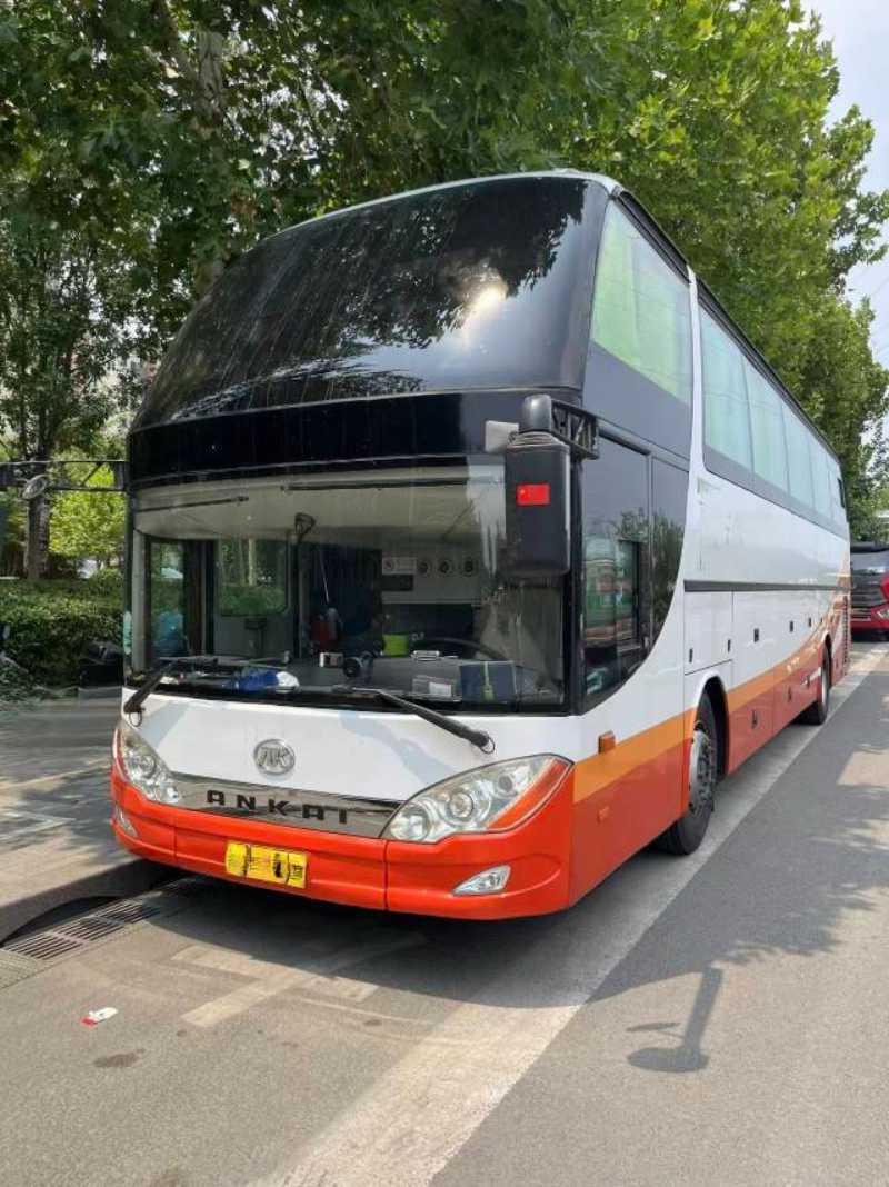 2017年3月上牌东北配国五一层半54座安凯6120旅游营运车