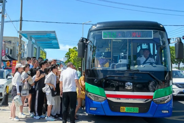 青岛公交“蛰”么玩！海鲜“盲盒” 最美山海公交618路