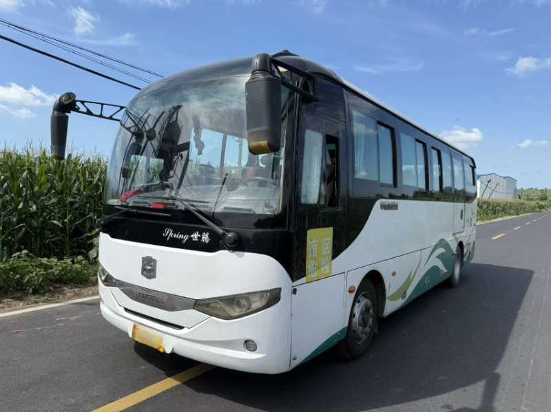 2017年11月上牌两台东北配45座宁德时代中通6808公交版