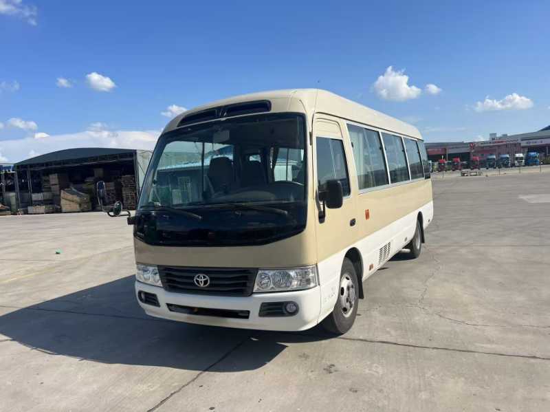 2015年2月 20座汽油2.7排量营运丰田考斯特