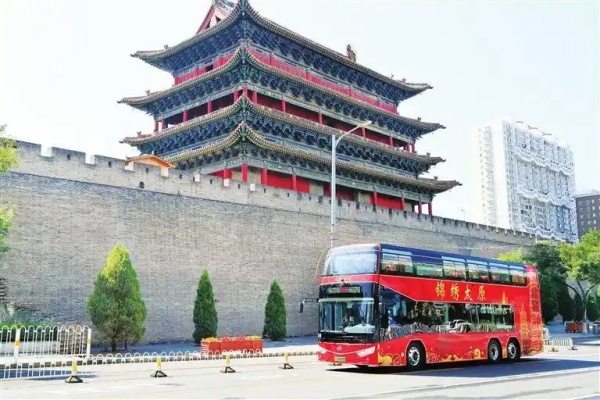 串联中心城区主要地标 全新双层观光巴士启航