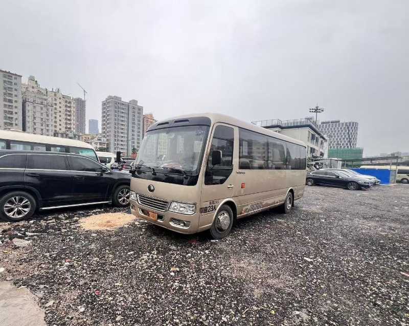 2017年12月 六档粤牌23座宇通T7旅游车