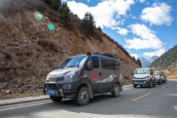 穿越秋日高原，欧霸·山海带您领略川西绝美风光
