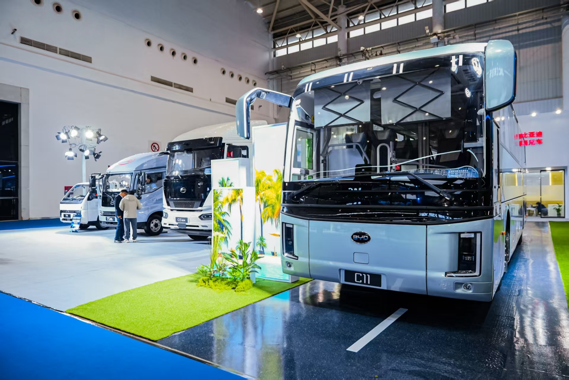 e-BUS平台3.0全面技术革新 比亚迪全新客车C11武汉车展首秀