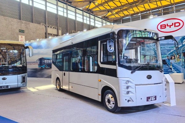 覆盖多元场景 比亚迪携全球爆款客车闪耀上海国际展会