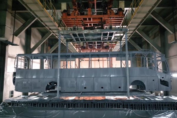 中通客车的“钢铁骨架”这样炼成 探秘中通车身生产车间