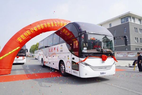 春启新程！批量安凯N12交付新疆星辉盛达