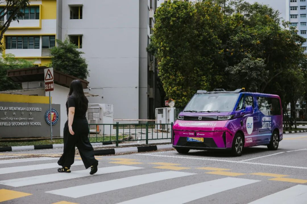 文远知行×Grab落地新加坡榜鹅：Robotaxi开启社区出行新时代