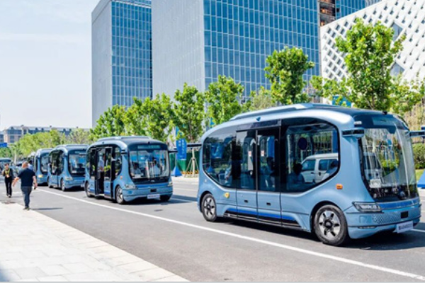 宇通小宇2.0再次批量投运，石家庄开启自动驾驶公交新时代!