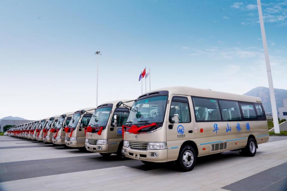 2026旅游旺季“王炸”！华山景区豪掷20辆金旅考斯特