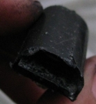 求购客车推拉窗排水孔堵头