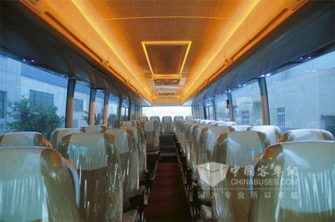 “风景”的过道较为宽敞,可有效提高乘客通过性,节省上车时间。