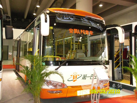 安凯HFF6110G50L豪华公交车