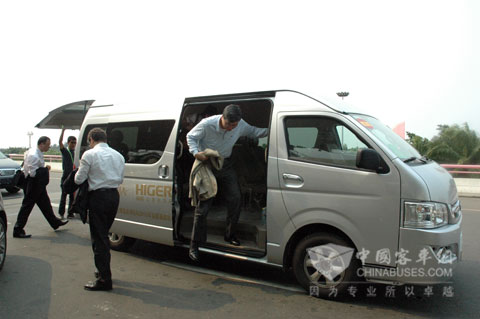 海格公务商旅送参会嘉宾到机场