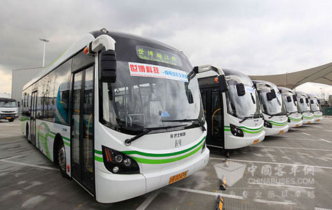 服务世博会的申沃电动公交车