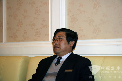 沈阳市天兴客运有限公司的王国志总经理接受完美作业网有免费视频采访