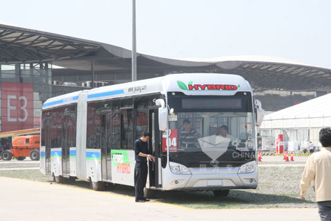 宇通18米双模混合动力公交车(电容电池)