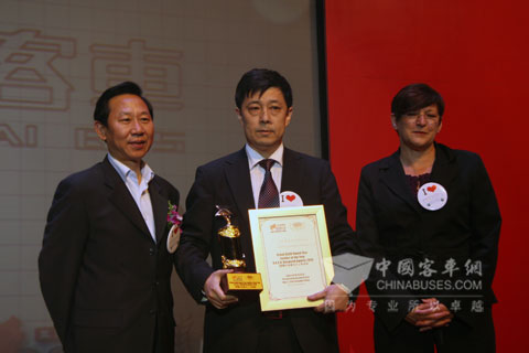 黄海客车荣获2010世界客车联盟年度最佳巴士制造商
