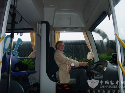 创新致远 中大新能源客车上海示范运行