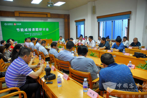 厦门金旅公司2010诚信行动之“绿动•无限”客车新品全国巡展活动移师厦门